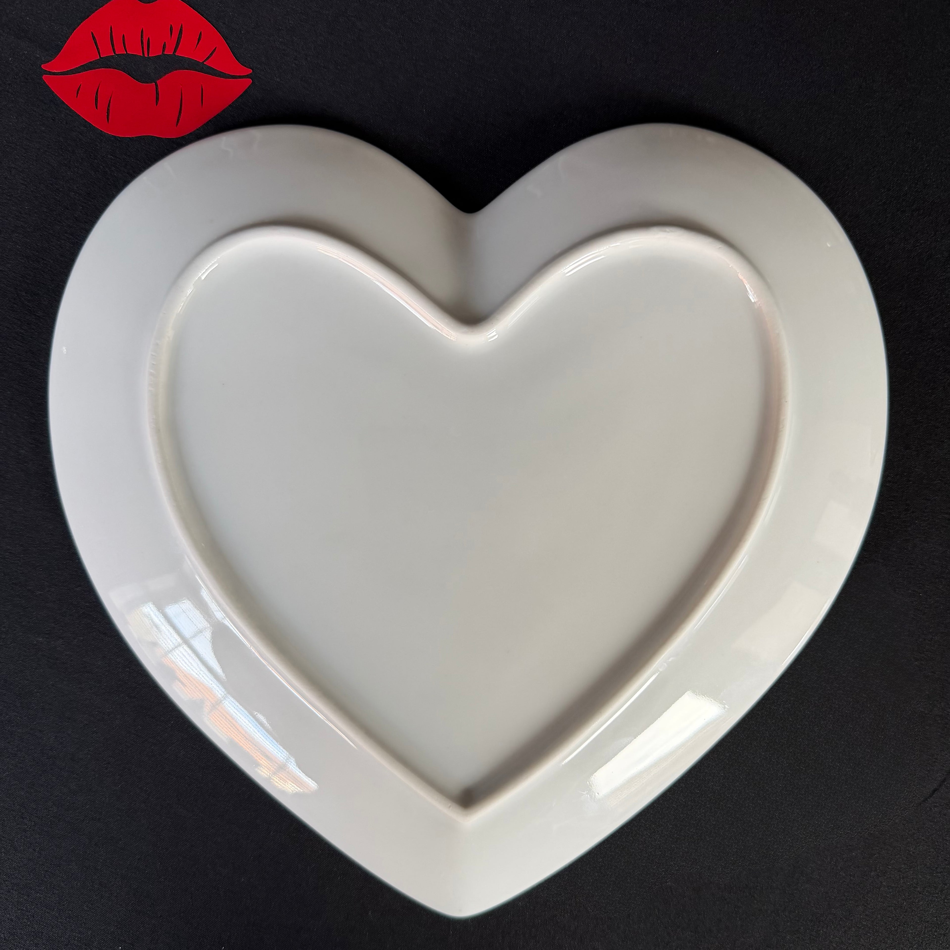 Modern White Ceramic Heart Shaped Plate, CUSTOMISE YOUR OWN – Vintage & Pre-Loved Pieces
