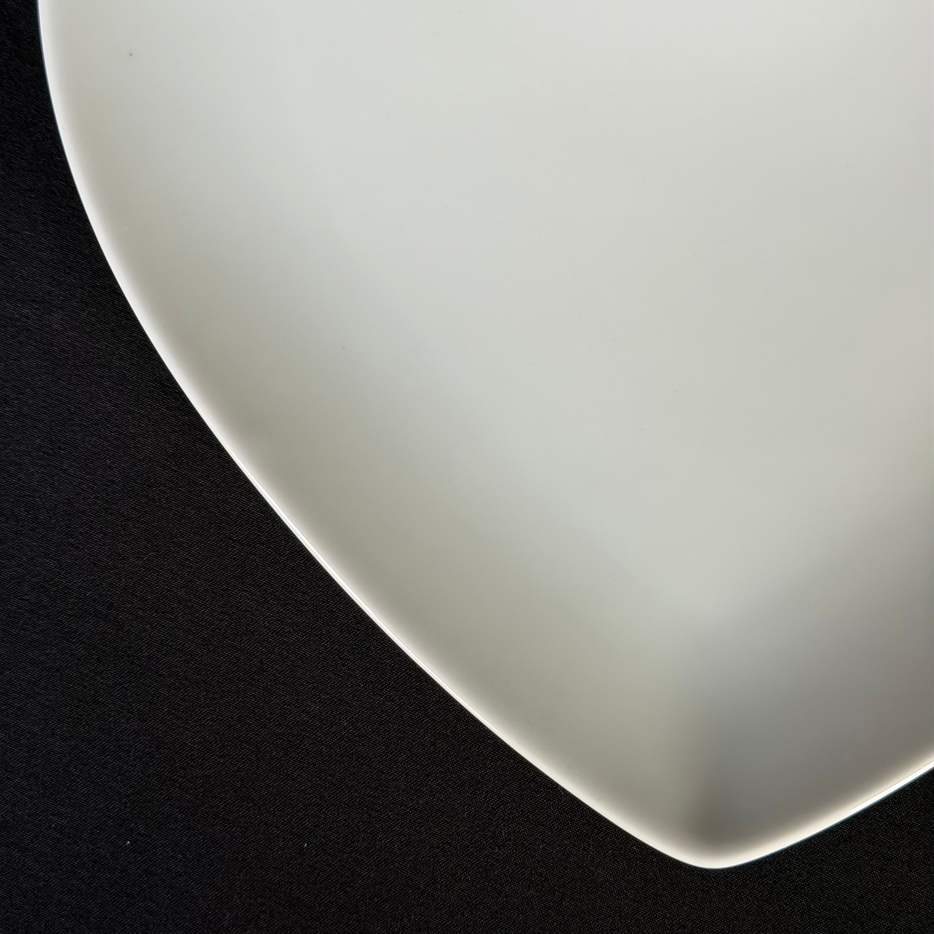 Modern White Ceramic Heart Shaped Plate, CUSTOMISE YOUR OWN – Vintage & Pre-Loved Pieces