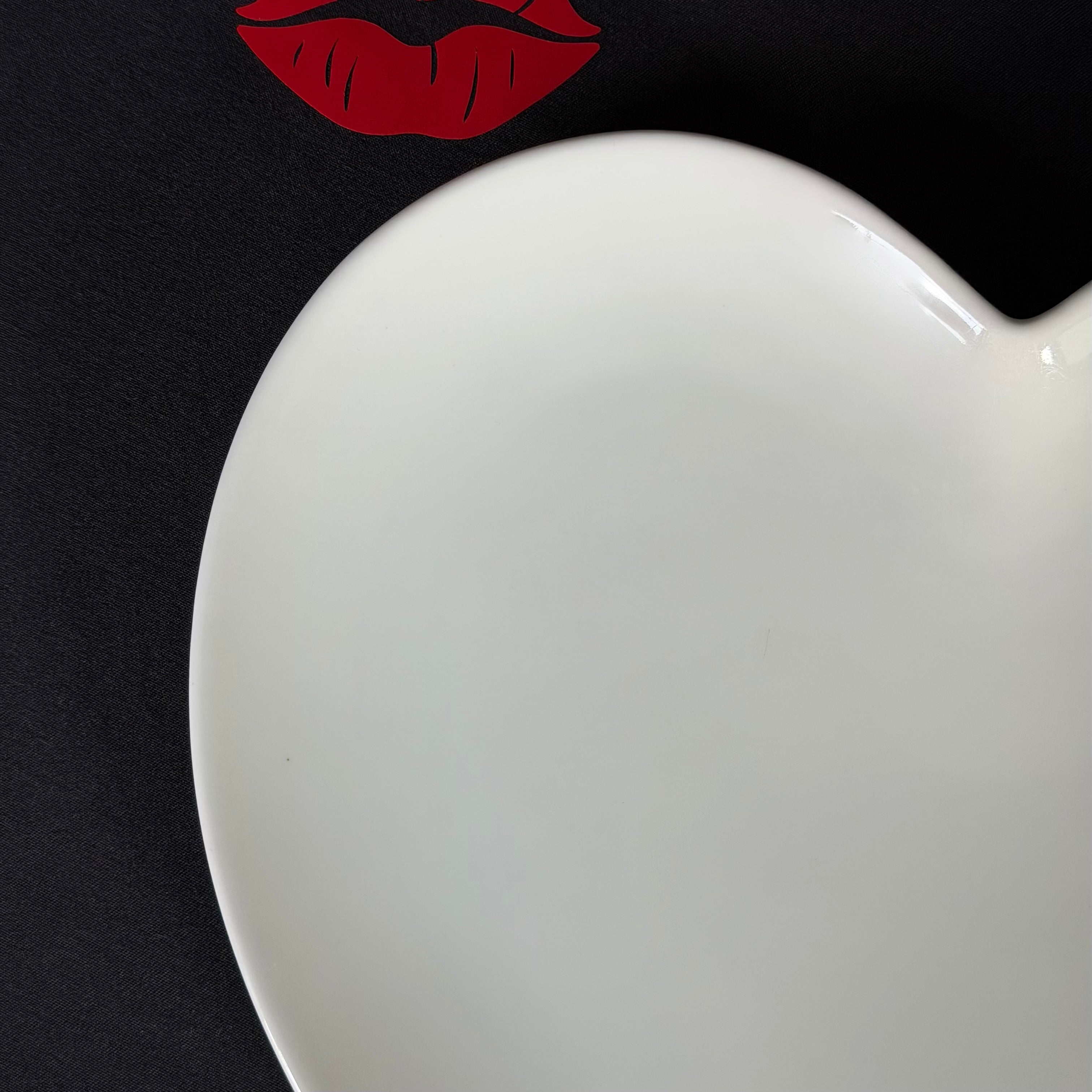 Modern White Ceramic Heart Shaped Plate, CUSTOMISE YOUR OWN – Vintage & Pre-Loved Pieces